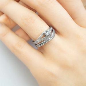 シプレ ド・オールの結婚指輪です。シリーズ名はメイフェアー。