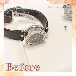 時計の文字盤を使用したペンダントリフォームの完成品写真。ヴァチカンと下部パーツを加えたネックレス。