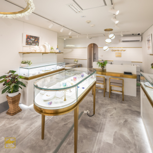 シプレドオール 店内写真 浦和 ジュエリーショップ ディスプレイ